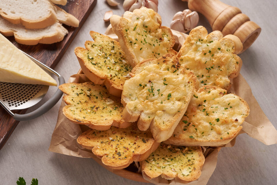 How to prepare tasty Garlic Bread with Regular Bread at home?